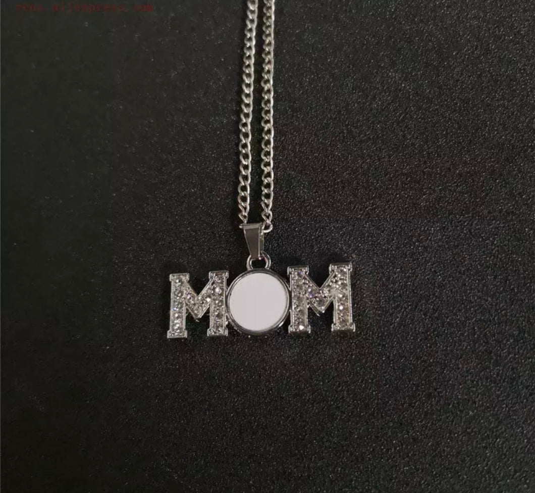 Mom pendant